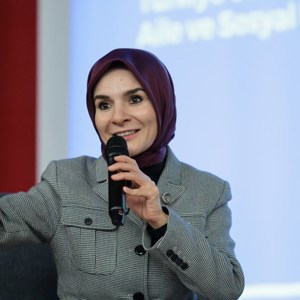 Bakanımız Göktaş, Uluslararası Milli İrade Kız Anadolu İmam Hatip Lisesi'nde öğrencilerle buluştu - fotoğraf 2