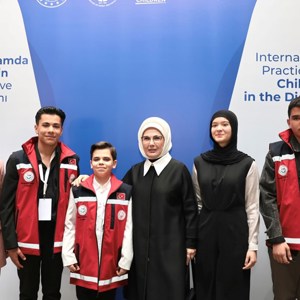 Emine Erdoğan Hanımefendi ve Bakanımız Göktaş, "Çocukların Dijital Ortamda Korunmasına İlişkin Uluslararası Politika ve Uygulama Paylaşımı" toplantısına katıldı - fotoğraf 6
