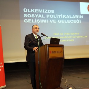“Ülkemizde Sosyal Politikaların Gelişimi ve Geleceği” konulu konferans verildi - fotoğraf 4