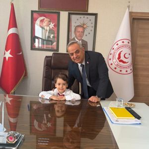MİNİKLERDEN İL MÜDÜRÜMÜZE 23 NİSAN ZİYARETİ - fotoğraf 1