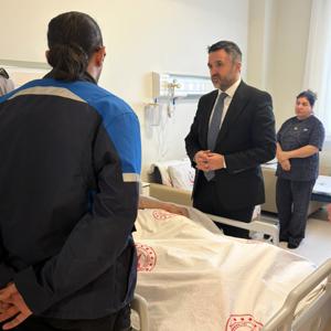 İl Müdürümüz Sn. Ömer Turan, Şehit Babası Mehmet Mehmethan’ı Hastanede Ziyaret Etti - fotoğraf 1
