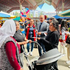 Saha çalışmaları kapsamında; sosyal hizmetlere erişim, aile destekleri ve çocuk hizmetleri başta olmak üzere pek çok konuda bilgilendirme yapıldı. - fotoğraf 1