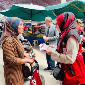 Saha çalışmaları kapsamında; sosyal hizmetlere erişim, aile destekleri ve çocuk hizmetleri başta olmak üzere pek çok konuda bilgilendirme yapıldı. - fotoğraf 2