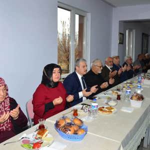 Valimiz ve Eşi Huzurevimizi Ziyaret Etti. - fotoğraf 1