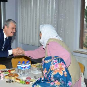 Valimiz ve Eşi Huzurevimizi Ziyaret Etti. - fotoğraf 2