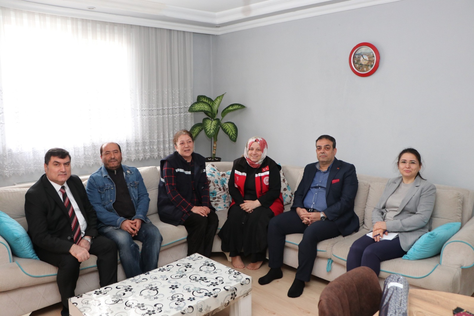 Aziz Şehitlerimizin Yakınları ile Kahraman Gazilerimize Yönelik Vefa Ziyaretleri Sosyal Hizmet Merkezlerimiz Tarafından Gerçekleştiriliyor