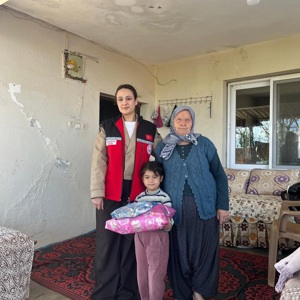 Düziçi Sosyal Hizmet Merkezi Öksüz ve Yetim Birimi personellerimiz tarafından, 23 Nisan Ulusal Egemenlik ve Çocuk Bayramı kapsamında ebeveyn kaybı yaşamış çocuklarımıza yönelik hediye dağıtımı gerçekleştirilmiştir. - fotoğraf 3