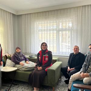 Şehit Ailesi ve Kahraman Gazimize Anlamlı Ziyaret - fotoğraf 1