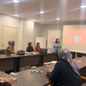 Diyabetli Bireylerin Yakınlarına Yönelik Bilgilendirme Semineri Düzenlendi. - fotoğraf 1