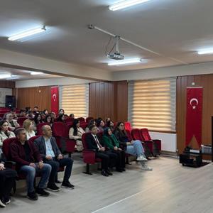 Üniversite Öğrencilerine Kadına Yönelik Şiddetle Mücadele Eğitimi Düzenlendi. - fotoğraf 1