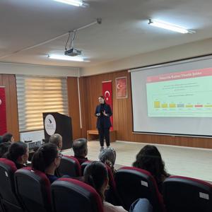 Üniversite Öğrencilerine Kadına Yönelik Şiddetle Mücadele Eğitimi Düzenlendi. - fotoğraf 2