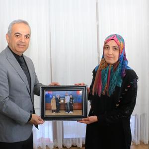 İL MÜDÜRÜMÜZ SAYIN ÖMER FARUK ERGÜN, ŞEHİT POLİS MEMURU HALİT BAYDOĞAN’IN AİLESİNİ ZİYARET ETTİ - fotoğraf 1
