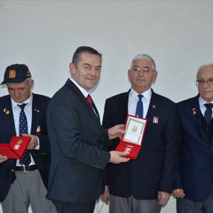Edirne Uzunköprü İlçemizde İkamet Eden Kıbrıs Gazilerimize “Milli Mücadele Madalyaları” Verildi. - fotoğraf 8