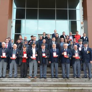 Edirne Uzunköprü İlçemizde İkamet Eden Kıbrıs Gazilerimize “Milli Mücadele Madalyaları” Verildi. - fotoğraf 13