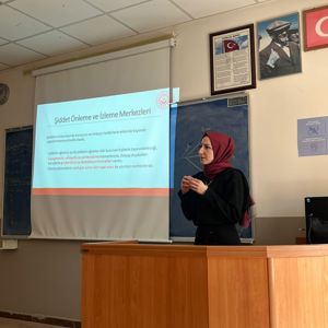 Hendek Eğitim Bilimleri Fakültesi’nde Üniversite Öğrencilerine “Kadına Yönelik Şiddetle Mücadele ve Güvenli İlişkiler” Eğitimi Verildi - fotoğraf 3