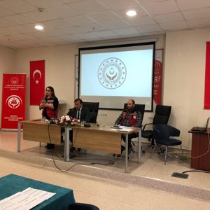 Şarkışla’da Rehber Öğretmenlere Yönelik Sosyal Hizmet Eğitimleri Verildi - fotoğraf 3