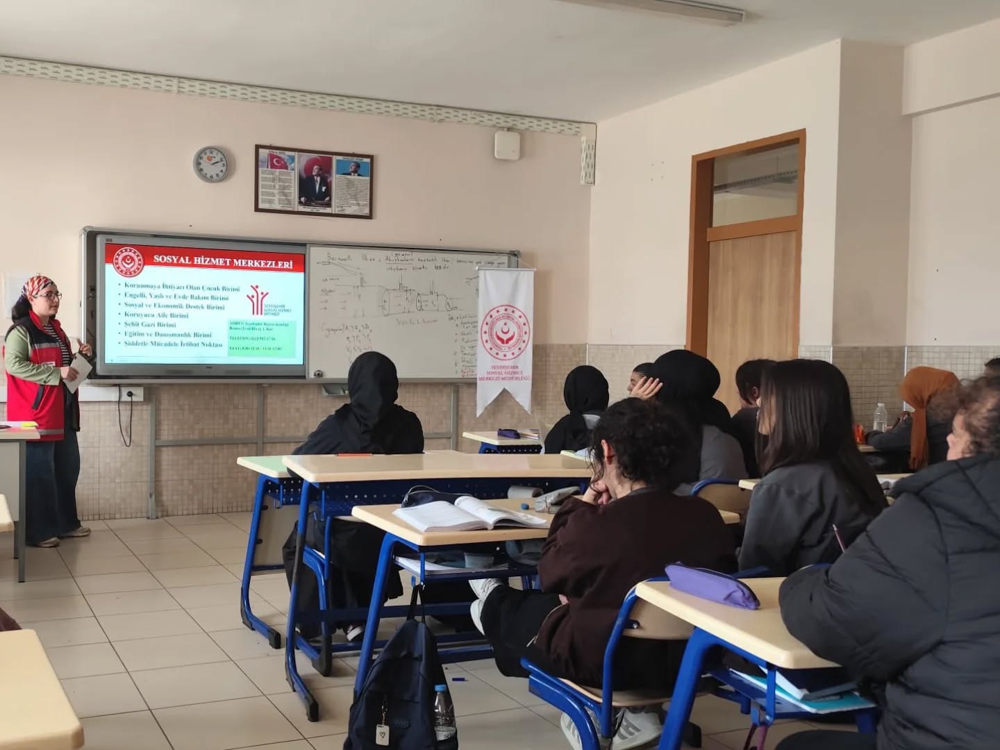 Aile İçi ve Kadına Yönelik Şiddetle ve Erken Yaşta Zorla Evlilikle Mücadele Eğitimi Verilmiştir