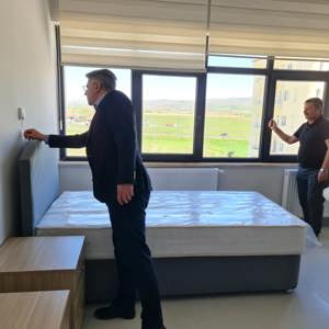Gemerek’te Açılışa Hazırlanan Huzurevi’nde Çalışmalar Yerinde İncelendi - fotoğraf 1