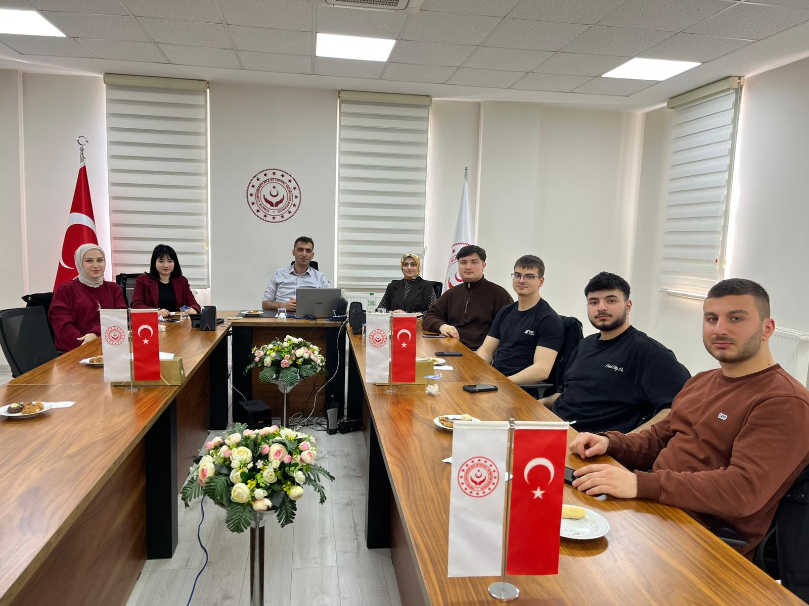 İş Hayatına Uyum Semineri Düzenlendi
