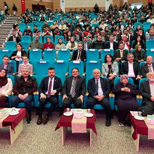 Kırşehir Valiliğimizin himayesinde, Aile ve Sosyal Hizmetler İl Müdürlüğümüz ve Ahi Evran Üniversitemizin iş birliğiyle düzenlediğimiz Koruyucu Aile Paneli'nde, yürekleri ısıtan bir gerçeği bir kez daha hatırladık: - fotoğraf 2