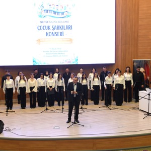 Kırşehir Valiliğimizin himayesinde, Aile ve Sosyal Hizmetler İl Müdürlüğümüz ve Ahi Evran Üniversitemizin iş birliğiyle düzenlediğimiz Koruyucu Aile Paneli'nde, yürekleri ısıtan bir gerçeği bir kez daha hatırladık: - fotoğraf 7