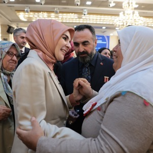Bakanımız Göktaş, "Kahramanlarımızın Anne ve Eşleriyle Anneler Günü Programı"nda konuştu - fotoğraf 1
