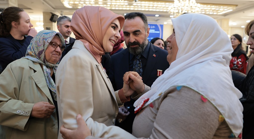 Bakanımız Göktaş, "Kahramanlarımızın Anne ve Eşleriyle Anneler Günü Programı"nda konuştu