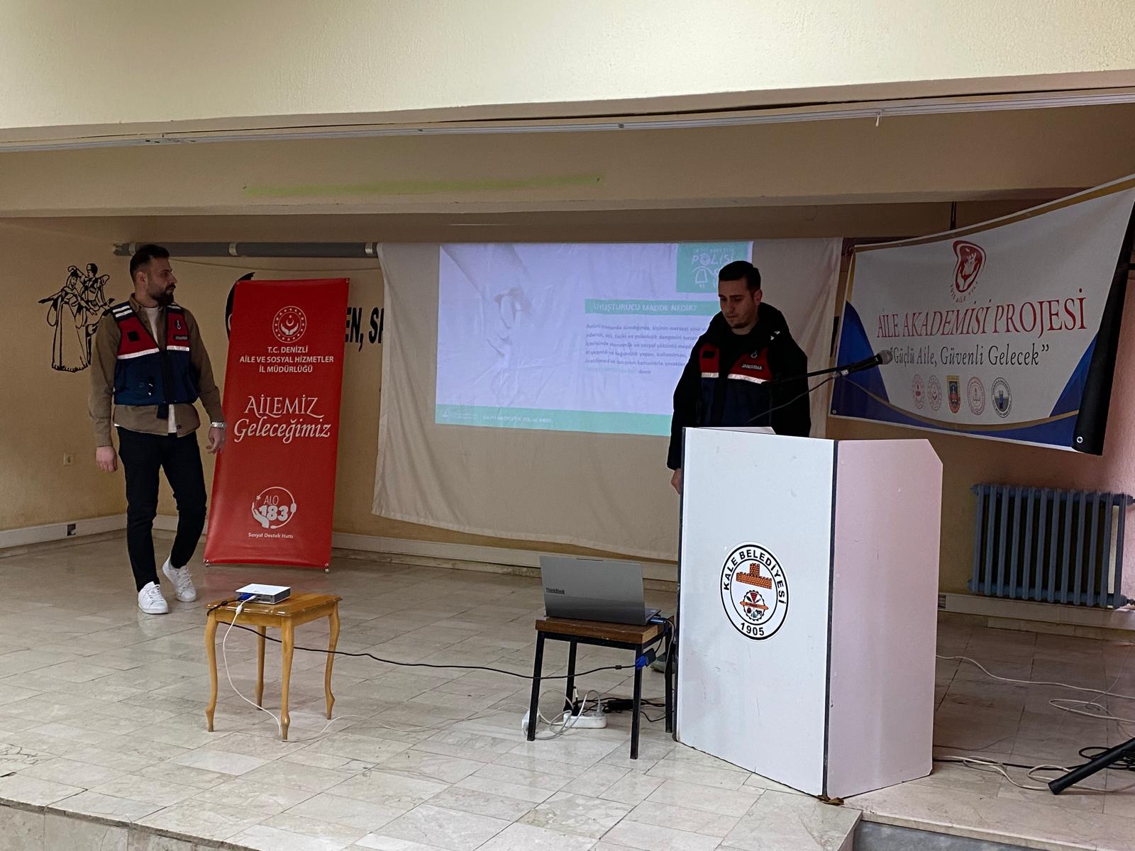 “Güçlü Aile, Güvenli Gelecek” Vurgusuyla Kale’de Aile Akademisi Eğitimleri Devam Ediyor