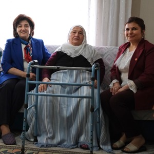 Valimizin Kıymetli Eşi Süreyya Yavuz Hanımefendi ile Şehit Annelerimize Vefa Ziyareti - fotoğraf 2