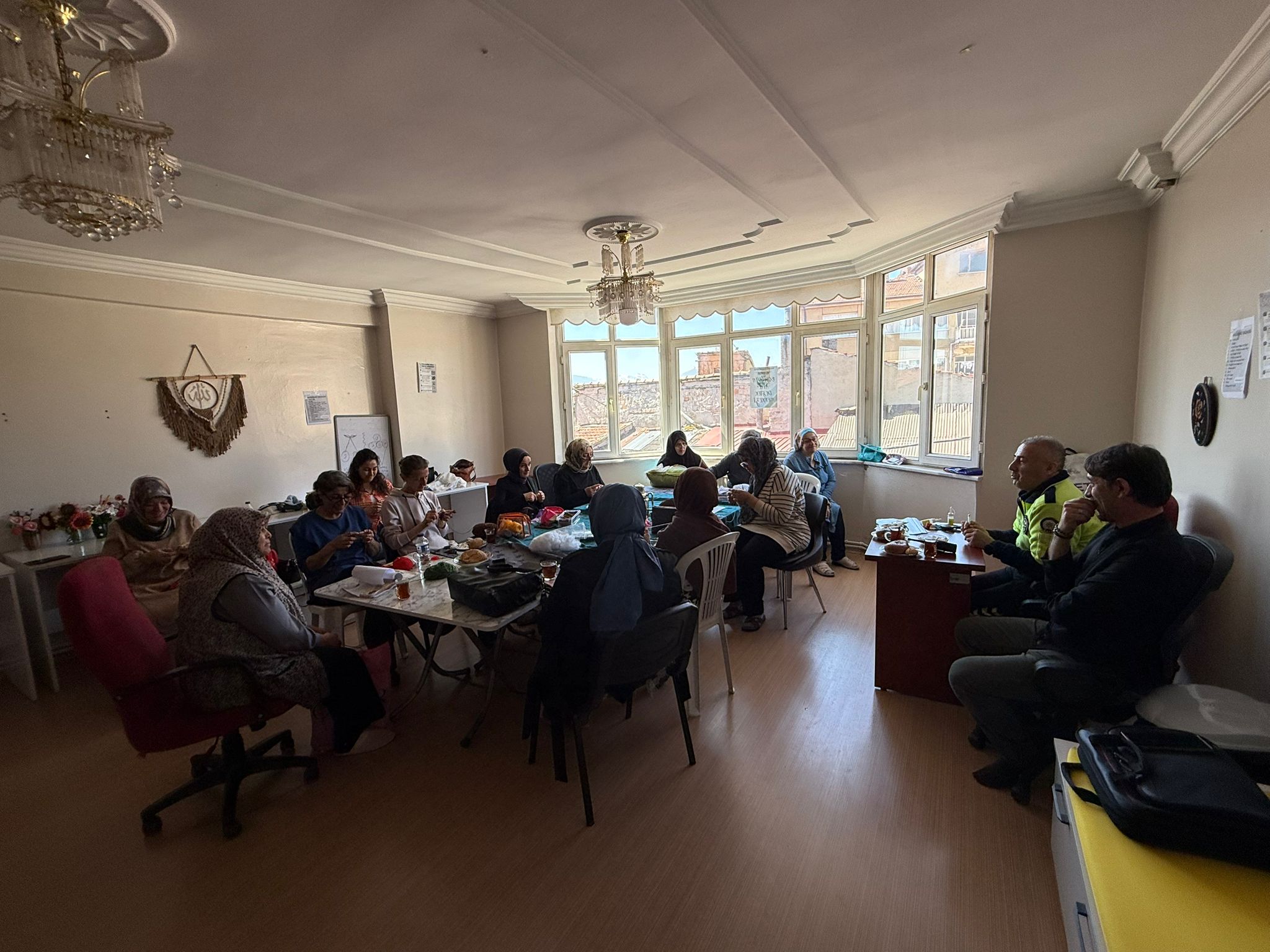 Bolvadin Aile Destek Merkezinde  Trafik Bilinci ve Hukuk Okur Yazarlığı Eğitimi Verildi