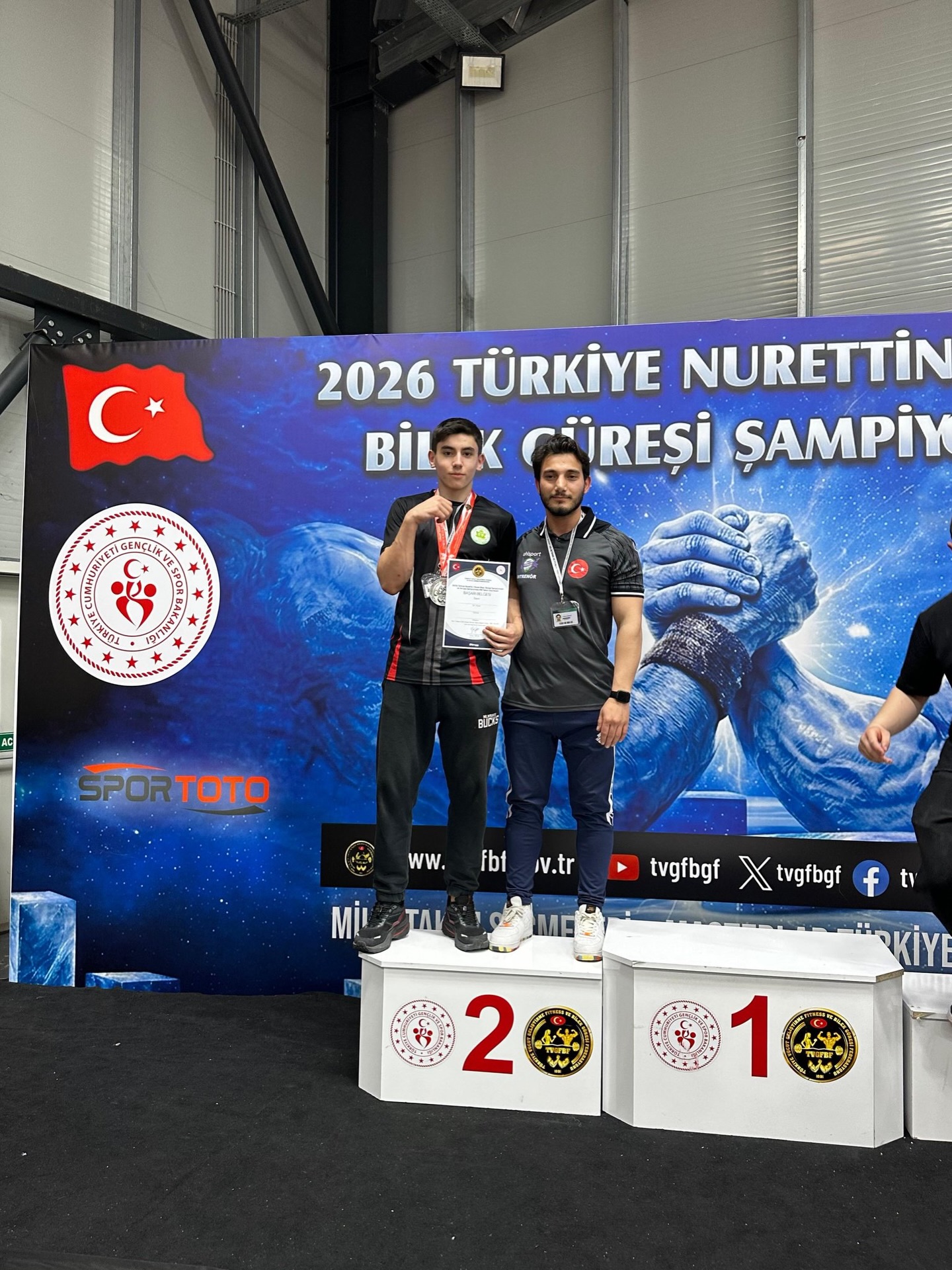 Bileği Bükülmez Ali: Türkiye Şampiyonası’ndan Çifte Başarı!