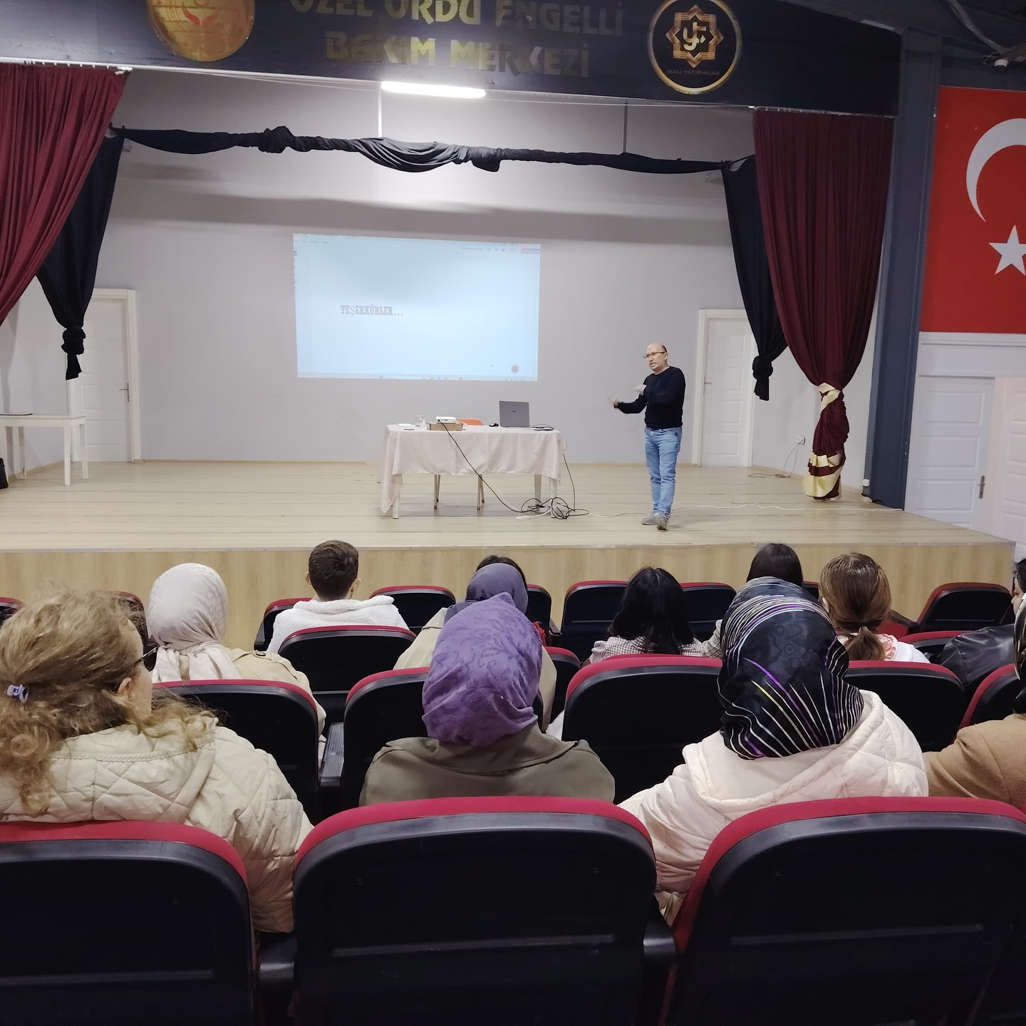 Bakım Kuruluşları Personeline Kritik Eğitim: Yatak ve Bası Yarası Yönetimi