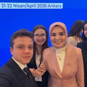 Ordu’nun Çocuk Hakları Elçisi Uluslararası Zirvede: Dijital Güvenlik Masaya Yatırıldı - fotoğraf 7