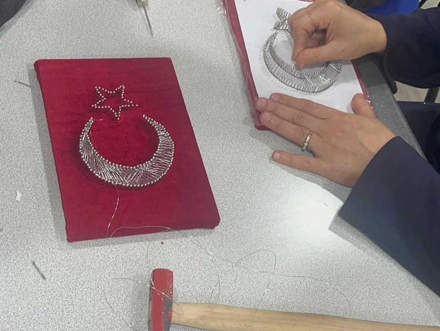 Şehit Yakınları ve Gazilerimiz İçin Sanatla Terapi Filografi Kursu Açıldı