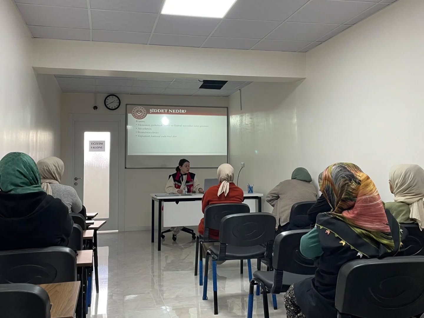 Kadına Yönelik Şiddetle Mücadele Farkındalık Semineri ve Evlilik Öncesi Eğitimi Gerçekleştirildi