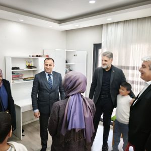 Şanlıurfa AK Parti Milletvekilimiz Sayın Abdülkadir Emin ÖNEN ve İl Müdürümüz Fatih YILMAZ Balıklıgöl Çocuk Evimizi Ziyaret Etti - fotoğraf 3
