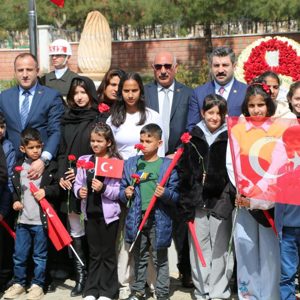 Vefanın En Güzel Hali: Minik Yüreklerle Şehitlik Ziyareti - fotoğraf 5