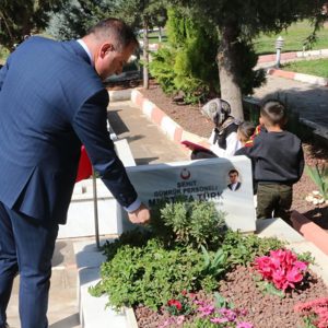 Vefanın En Güzel Hali: Minik Yüreklerle Şehitlik Ziyareti - fotoğraf 12