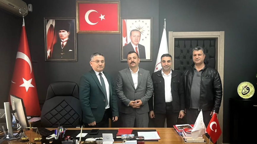 Türkiye Sağlık İşçileri Sendikası Başkanı Servet KILIÇ ve beraberindeki heyet, İl Müdürümüz Adem YÜCEL' i makamında ziyaret etti.