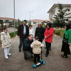 Adil Bucak Çocuk Evleri Sitemizdeki Çocuklarımızla Bayramlaştık. - fotoğraf 4