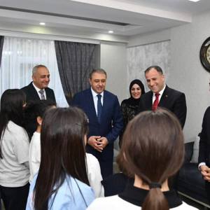 Necip Fazıl KISAKÜREK Çocuk Evimizde  Bayram Coşkusu  - fotoğraf 1