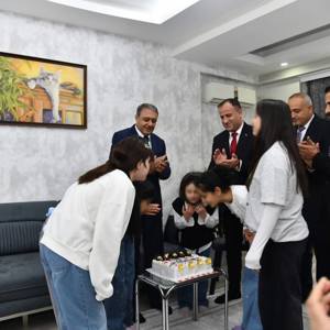Necip Fazıl KISAKÜREK Çocuk Evimizde  Bayram Coşkusu  - fotoğraf 3