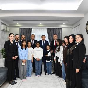 Necip Fazıl KISAKÜREK Çocuk Evimizde  Bayram Coşkusu  - fotoğraf 7