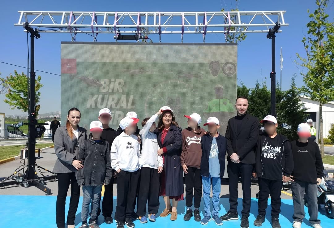 İl Müdürümüz Sayın Emine BÖÇKÜN Ayten Burhan Erdayı Çocuk Evleri Sitesindeki Çocuklarımızla Birlikte Trafik Eğitim Parkını Ziyaret Etti