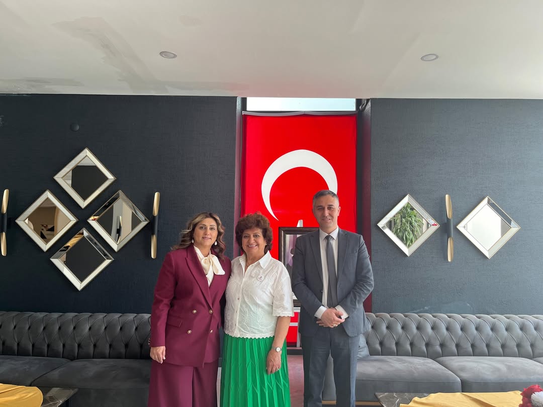 İl Müdürümüz Sayın Emine BÖÇKÜN Balıkesir Yaşlıları Koruma Derneği Başkanı Semra OCAK’ı Ziyaret Etti