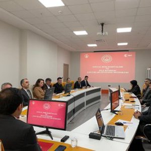 Sosyal Risk Haritası çalışmalarının işlevselliğinin artırılması, kurumlar arası koordinasyonun sağlanması amacıyla Vali Yardımcısı Uğur TUTKAN başkanlığında dış paydaş kurumlara yönelik bilgilendirme toplantısı yapılmıştır.  - fotoğraf 2