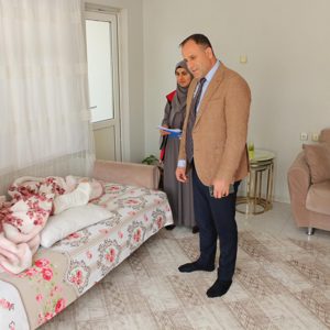 Sevgili Öğrencimiz Zehra Nur KÖDÜR’e Geçmiş Olsun Ziyareti - fotoğraf 1
