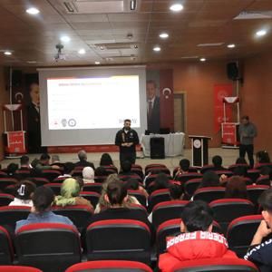 ÇOCUKLAR İÇİN GÜVENLİ İNTERNET VE TEKNOLOJİK CİHAZ KULLANIMI KONULU BİLGİLENDİRME EĞİTİMİ - fotoğraf 5