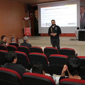 ÇOCUKLAR İÇİN GÜVENLİ İNTERNET VE TEKNOLOJİK CİHAZ KULLANIMI KONULU BİLGİLENDİRME EĞİTİMİ - fotoğraf 1
