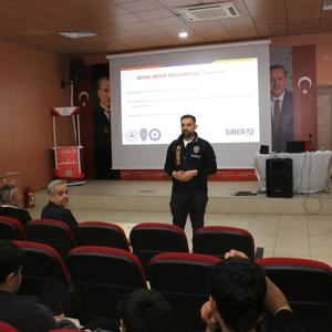 ÇOCUKLAR İÇİN GÜVENLİ İNTERNET VE TEKNOLOJİK CİHAZ KULLANIMI KONULU BİLGİLENDİRME EĞİTİMİ - fotoğraf 2